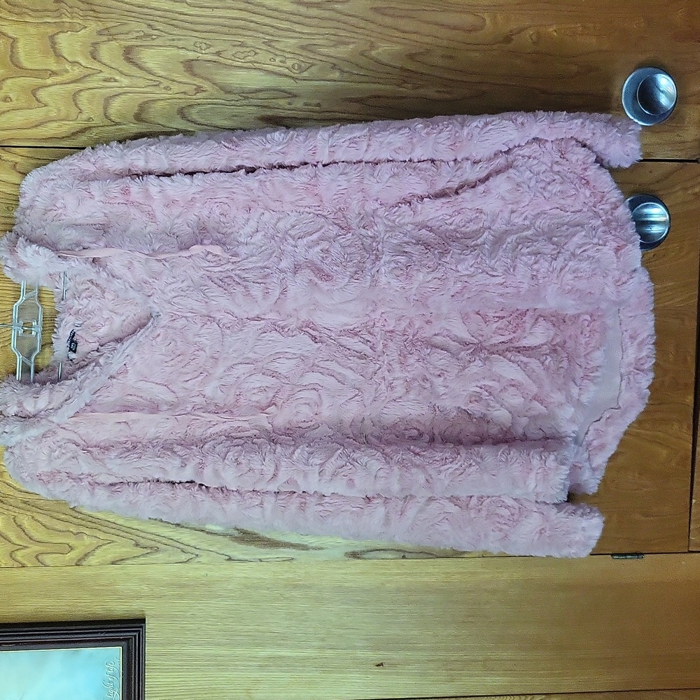 Knappstudio fuzzy pink hoodie